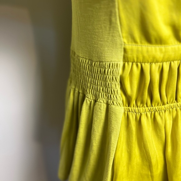 Anthropologie women’s amazing Dolan chartreuse short sleeve top small - Picture 3 of 7